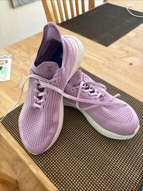 Women’s Lavender Flux Adapt Runners